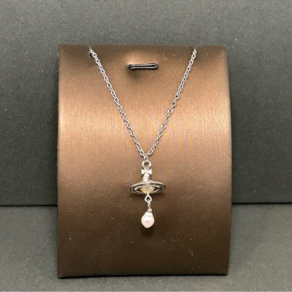 Vivienne Westwood Necklace - Picture 5 of 16